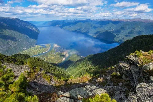 Озеро Телецкое и Река Катунь. Заповедные миры. Фото: Павел Филатов